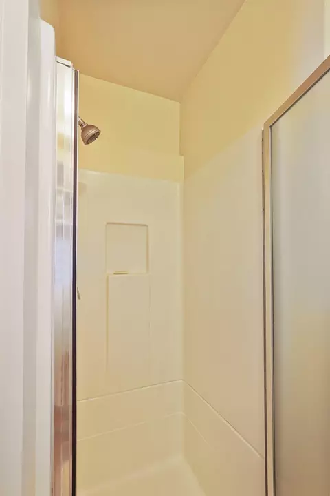 Bath - 819 Sylvia Dr, Lodi, CA 95240 photo 2 of 2