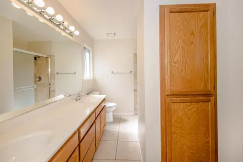 Bath - 105 Colby Ln, Winters, CA 95694 photo 2 of 11
