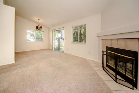 Living - 105 Colby Ln, Winters, CA 95694 photo 5 of 7