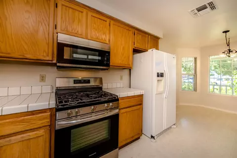 Kitchen - 105 Colby Ln, Winters, CA 95694 photo 3 of 7