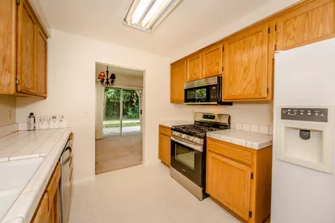 Kitchen - 105 Colby Ln, Winters, CA 95694 photo 6 of 7