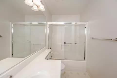 Bath - 105 Colby Ln, Winters, CA 95694 photo 8 of 11