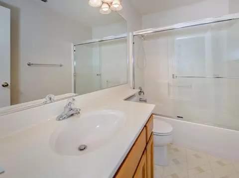 Bath - 105 Colby Ln, Winters, CA 95694 photo 9 of 11