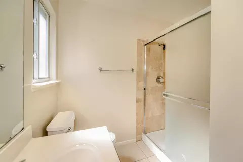 Bath - 105 Colby Ln, Winters, CA 95694 photo 4 of 11