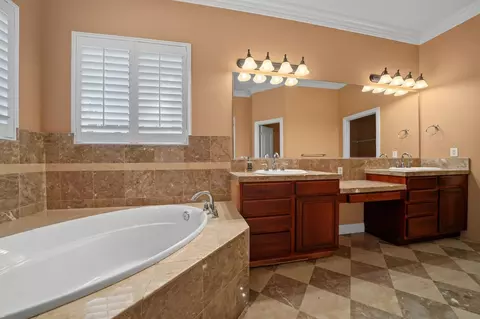 Bath - 66 Argonaut Dr, Copperopolis, CA 95228 photo 2 of 7