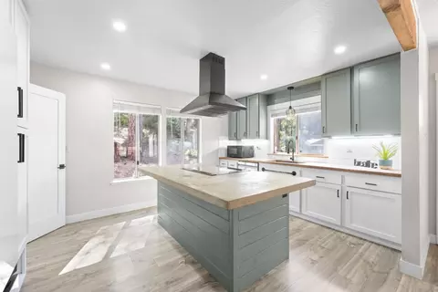 14036 Hilltop Rd, Pine Grove, CA 95665