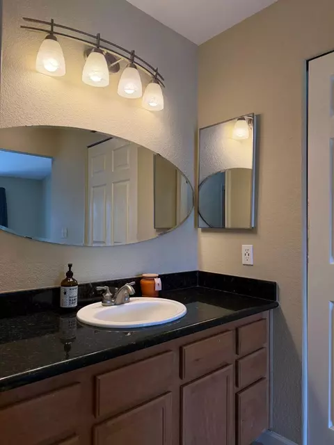 Bath - 7131 Stella Ln #34, Carmichael, CA 95608 photo 5 of 7