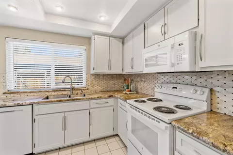 3928 Oak Villa Cir, Carmichael, CA 95608 photo 2