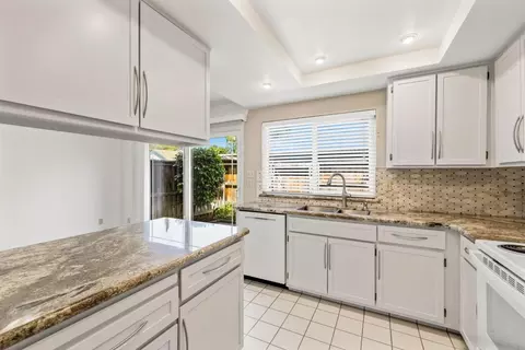 3928 Oak Villa Cir, Carmichael, CA 95608 photo 32