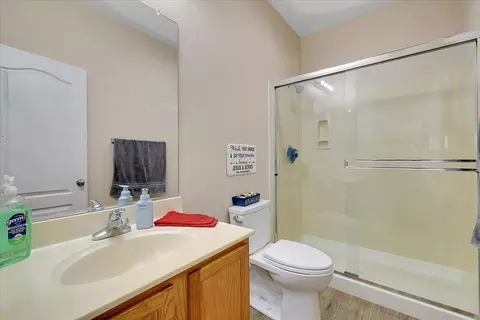Bath - 9654 Cannon Way, Live Oak, CA 95953 photo 1 of 4