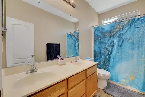 Bath - 9654 Cannon Way, Live Oak, CA 95953 photo 4 of 4