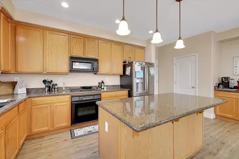 Kitchen - 9654 Cannon Way, Live Oak, CA 95953 photo 3 of 5