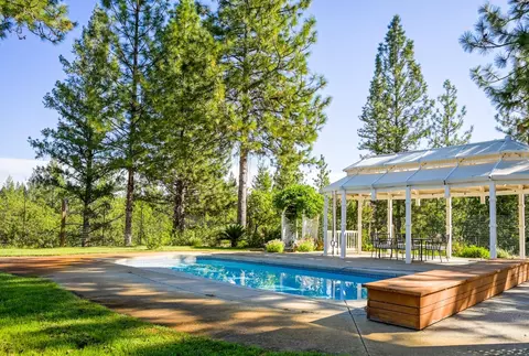 13871 Green Haven Ln, Grass Valley, CA 95945