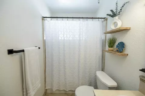 Bath - 230 Meyenberg Ave, Ripon, CA 95366 photo 4 of 4