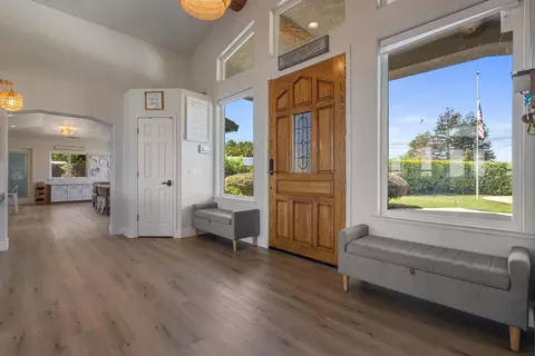Entry Way - 8300 Jantzen Rd, Modesto, CA 95357 photo 3 of 11