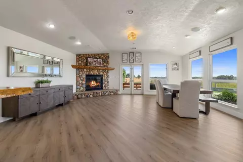 Dining - 8300 Jantzen Rd, Modesto, CA 95357 photo 2 of 4