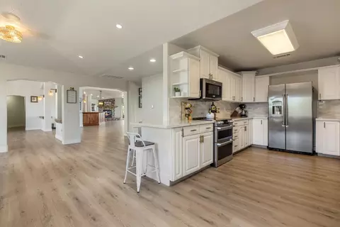 Kitchen - 8300 Jantzen Rd, Modesto, CA 95357 photo 3 of 5