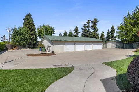 Exterior - 8300 Jantzen Rd, Modesto, CA 95357 photo 3 of 17