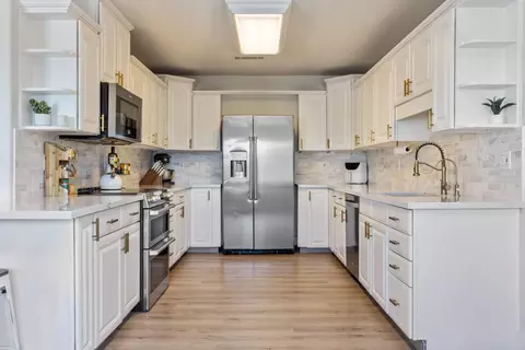 Kitchen - 8300 Jantzen Rd, Modesto, CA 95357 photo 1 of 5