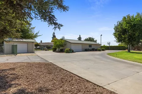 Exterior - 8300 Jantzen Rd, Modesto, CA 95357 photo 16 of 17