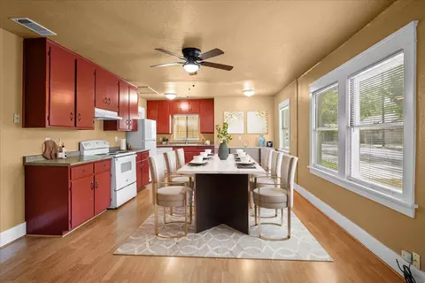 Dining - 405 E Morris Ave, Modesto, CA 95354 photo 1 of 1