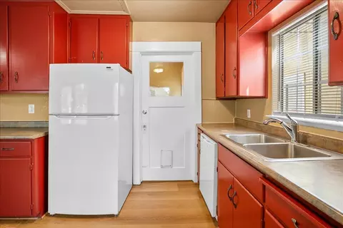 Kitchen - 405 E Morris Ave, Modesto, CA 95354 photo 3 of 3