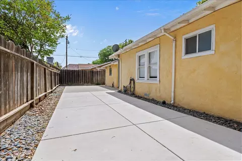 Exterior - 405 E Morris Ave, Modesto, CA 95354 photo 9 of 9