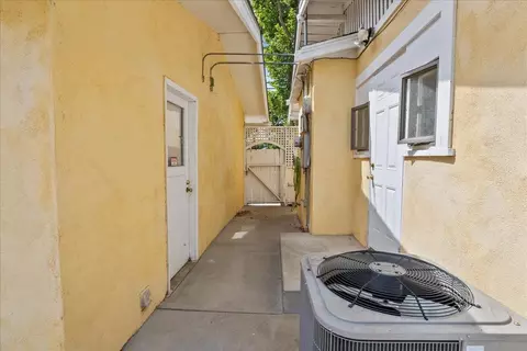 Exterior - 405 E Morris Ave, Modesto, CA 95354 photo 8 of 9
