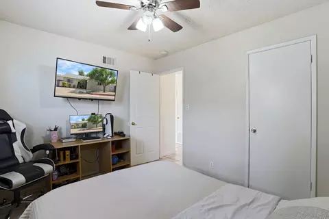 Bedroom - 308 Eva Ct, Manteca, CA 95336 photo 4 of 6