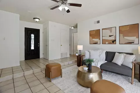 Entry Way - 308 Eva Ct, Manteca, CA 95336 photo 2 of 3