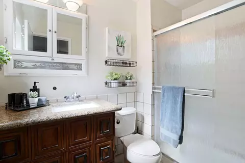 Bath - 308 Eva Ct, Manteca, CA 95336 photo 1 of 2