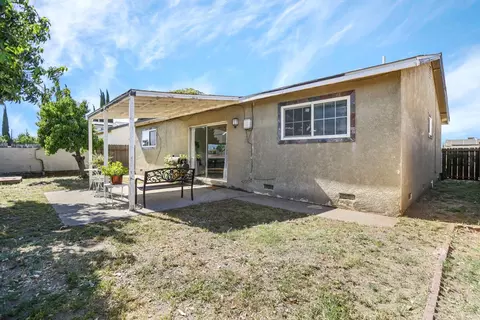 Exterior - 308 Eva Ct, Manteca, CA 95336 photo 5 of 7