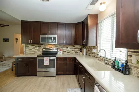 Kitchen - 5433 Nanette Dr, Salida, CA 95368 photo 2 of 4