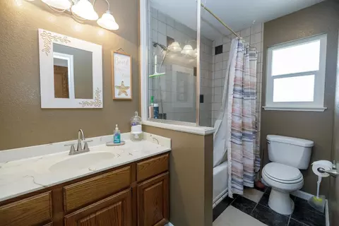 Bath - 5433 Nanette Dr, Salida, CA 95368 photo 5 of 6