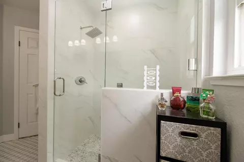 Bath - 5433 Nanette Dr, Salida, CA 95368 photo 3 of 6