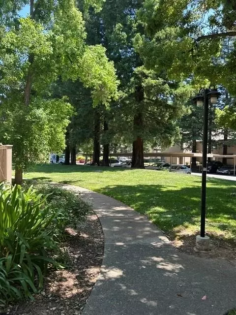 3715 Tallyho Dr #32, Sacramento, CA 95826