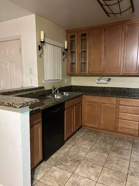 3715 Tallyho Dr #32, Sacramento, CA 95826