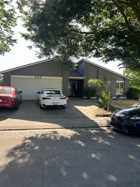 629 E Fort Henry, Modesto, CA 95354
