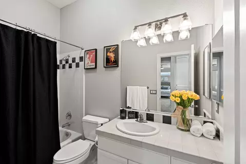 Bath - 933 Golden Oak Dr, Lodi, CA 95242 photo 1 of 2