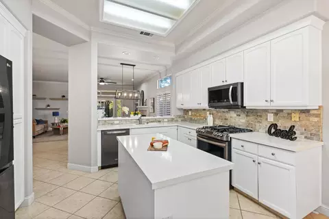 Kitchen - 933 Golden Oak Dr, Lodi, CA 95242 photo 4 of 4