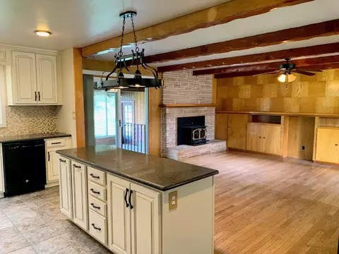 Living - 360 Virginia St, Williams, CA 95987 photo 7 of 10