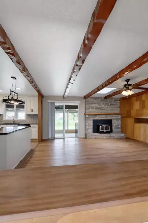 Living - 360 Virginia St, Williams, CA 95987 photo 3 of 10