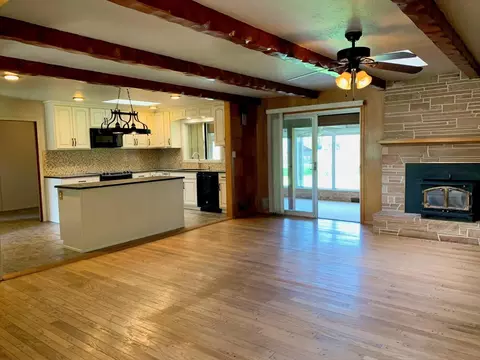 Living - 360 Virginia St, Williams, CA 95987 photo 6 of 10
