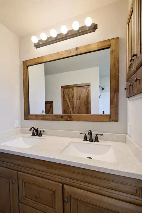 Bath - 360 Virginia St, Williams, CA 95987 photo 5 of 7