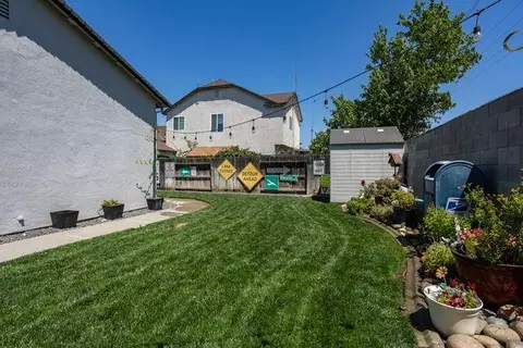 Exterior - 3820 Chedworth Ln, Modesto, CA 95355 photo 5 of 11