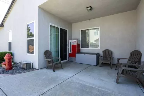 Exterior - 3820 Chedworth Ln, Modesto, CA 95355 photo 8 of 11