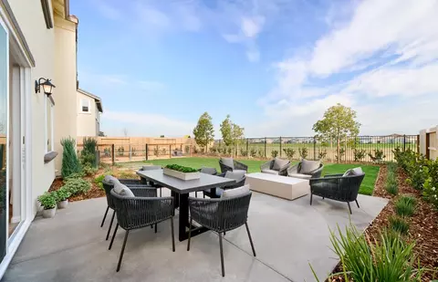 2797 Nicole Gee Dr, Roseville, CA 95747