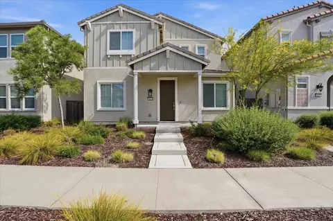 1619 N Breezy Meadow Dr, Sacramento, CA 95834