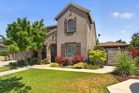 Exterior - 2700 Espana Ln, Modesto, CA 95355 photo 3 of 15