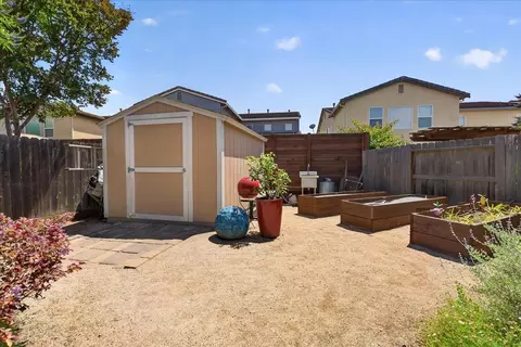 Exterior - 2700 Espana Ln, Modesto, CA 95355 photo 11 of 15